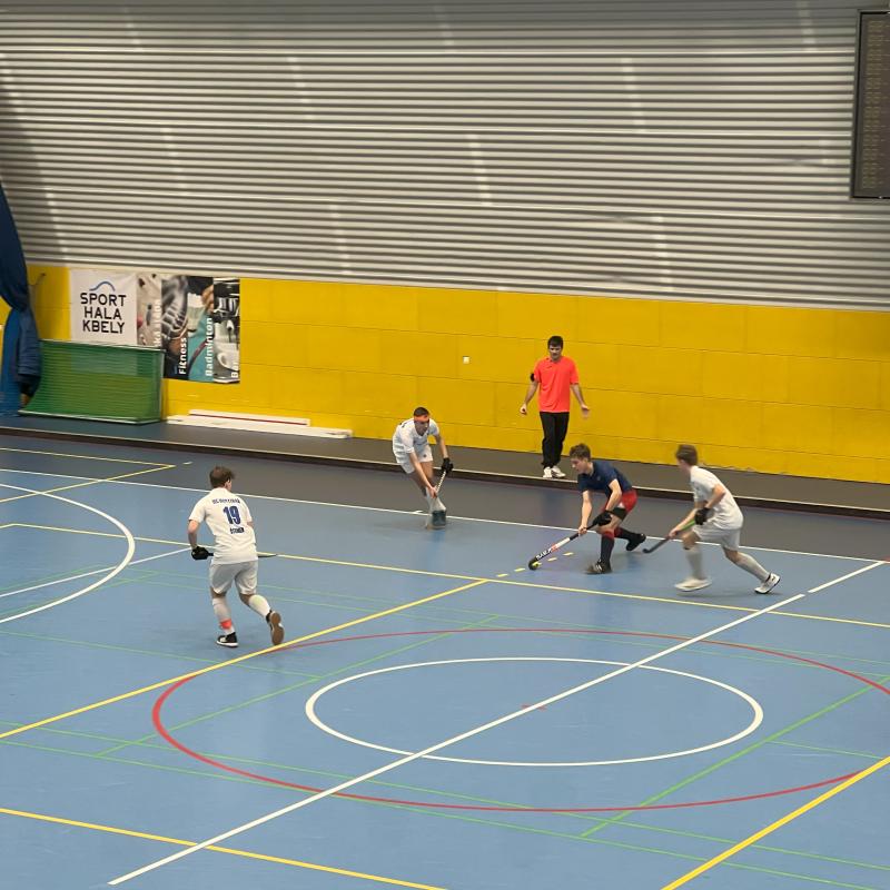 Nedělní hokejový maraton ve Kbelích: celodenní program halového pozemního hokeje!